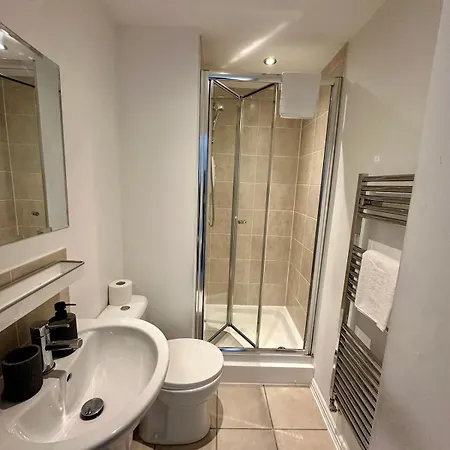 Modern & Private 2Br Apartment Manchester Exterior photo