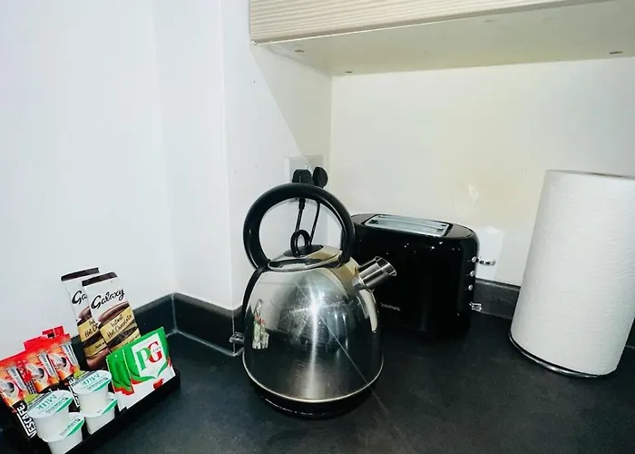 Modern & Private 2Br Apartment